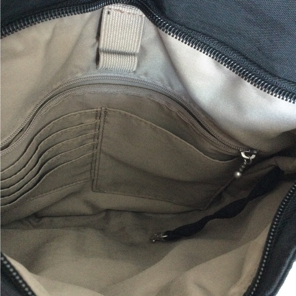 PRICE DROP! Baggallini Black Crossbody Bag - Picture 4 of 7